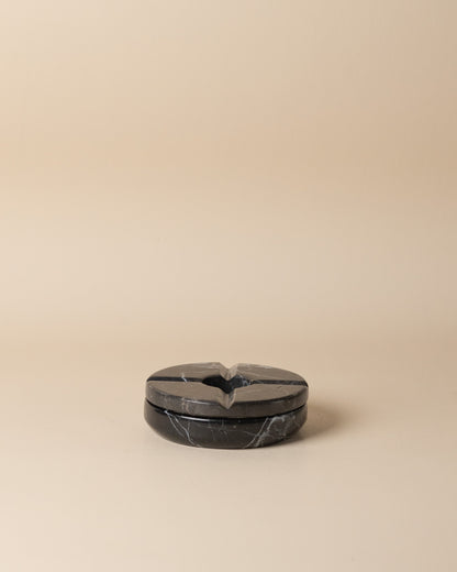 Aschenbecher mit Deckel aus schwarzem Marmor – handgefertigter Naturstein-Aschenbecher mit Deckel, luxuriöses Tischaccessoire